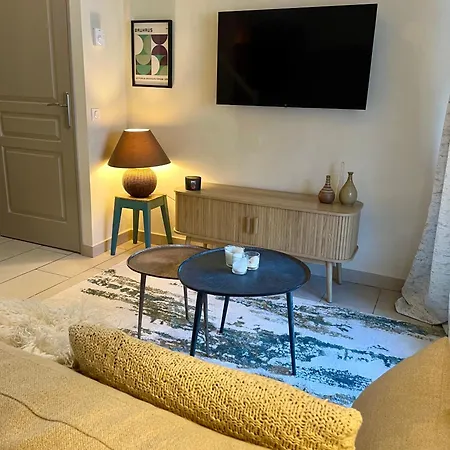 Duplex Renove Avec Balcon - Vieux Port Apartmán Cannes