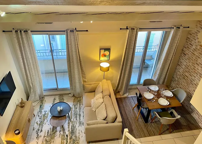 Duplex Renove Avec Balcon - Vieux Port *