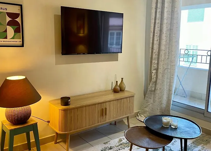 Duplex Renove Avec Balcon - Vieux Port Apartman Cannes