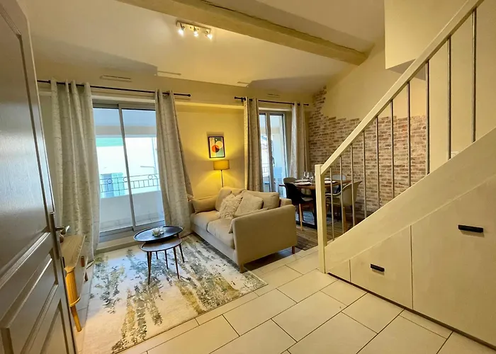 Duplex Renove Avec Balcon - Vieux Port *